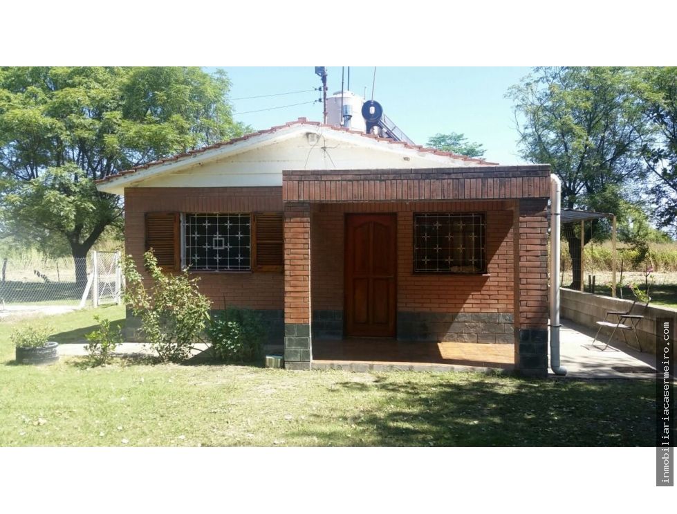 SE VENDE UNA HECTÁREA MÁS DOS CASAS Y UN GALPÓN EN ANISACATE.