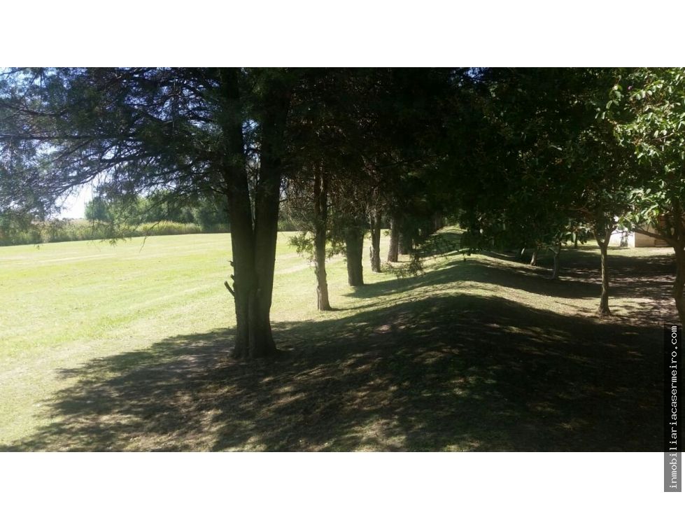 SE VENDE UNA HECTÁREA MÁS DOS CASAS Y UN GALPÓN EN ANISACATE.