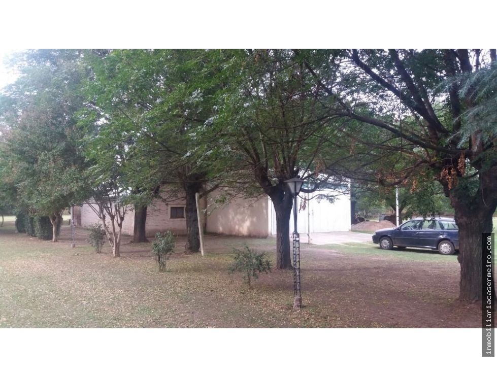 SE VENDE UNA HECTÁREA MÁS DOS CASAS Y UN GALPÓN EN ANISACATE.