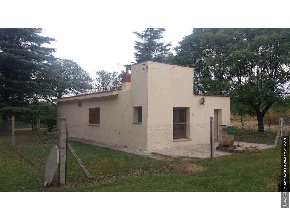 SE VENDE UNA HECTÁREA MÁS DOS CASAS Y UN GALPÓN EN ANISACATE.