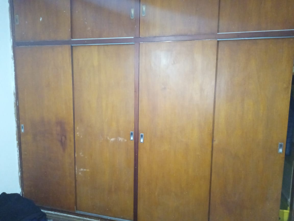 CASA EN VENTA 5 DORMI  B° POETA LUGONES