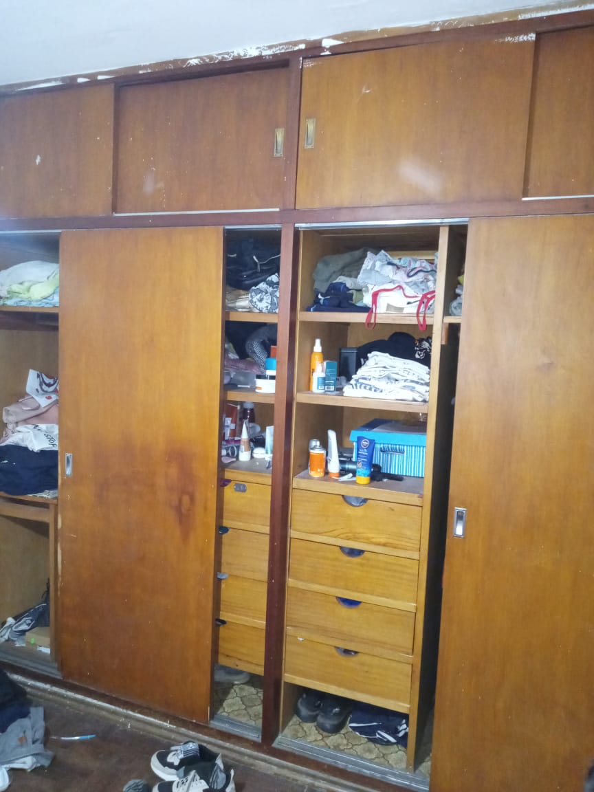 CASA EN VENTA 5 DORMI  B° POETA LUGONES