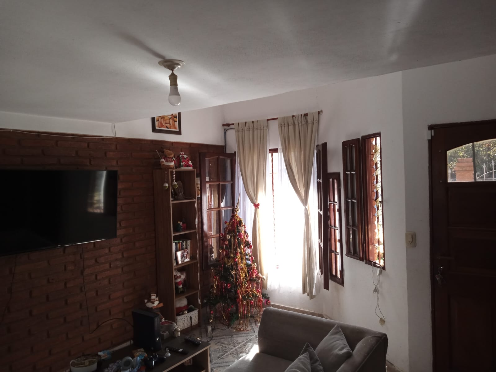 CASA EN VENTA 5 DORMI  B° POETA LUGONES