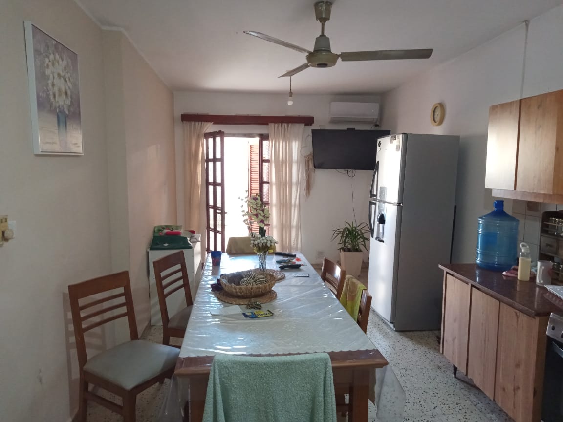 CASA EN VENTA 5 DORMI  B° POETA LUGONES