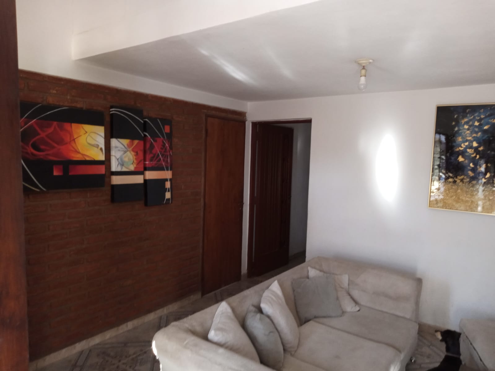 CASA EN VENTA 5 DORMI  B° POETA LUGONES