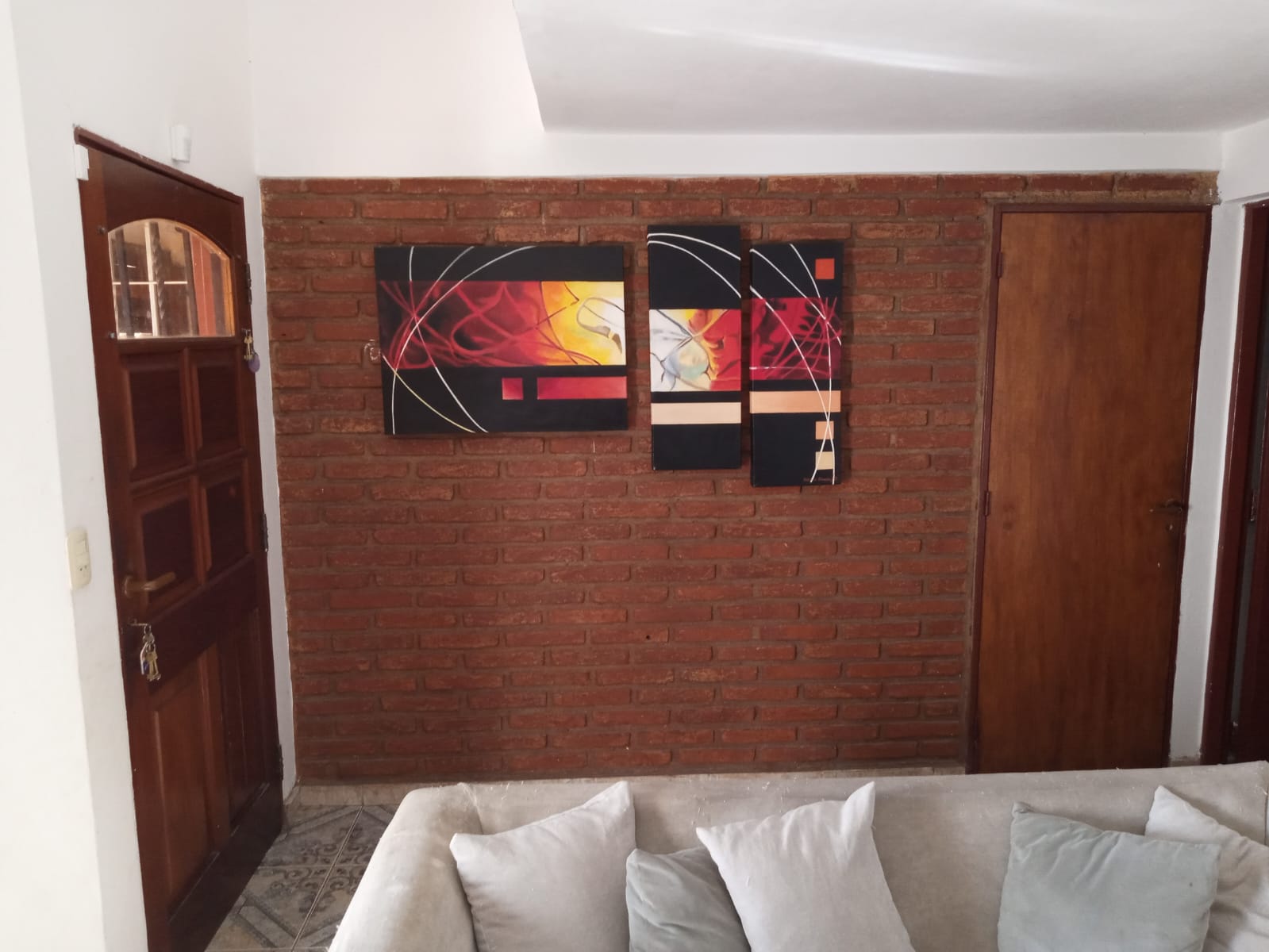 CASA EN VENTA 5 DORMI  B° POETA LUGONES