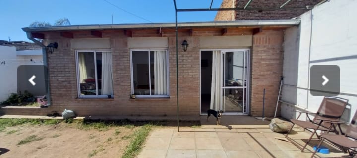CASA EN VENTA 5 DORMI  B° POETA LUGONES