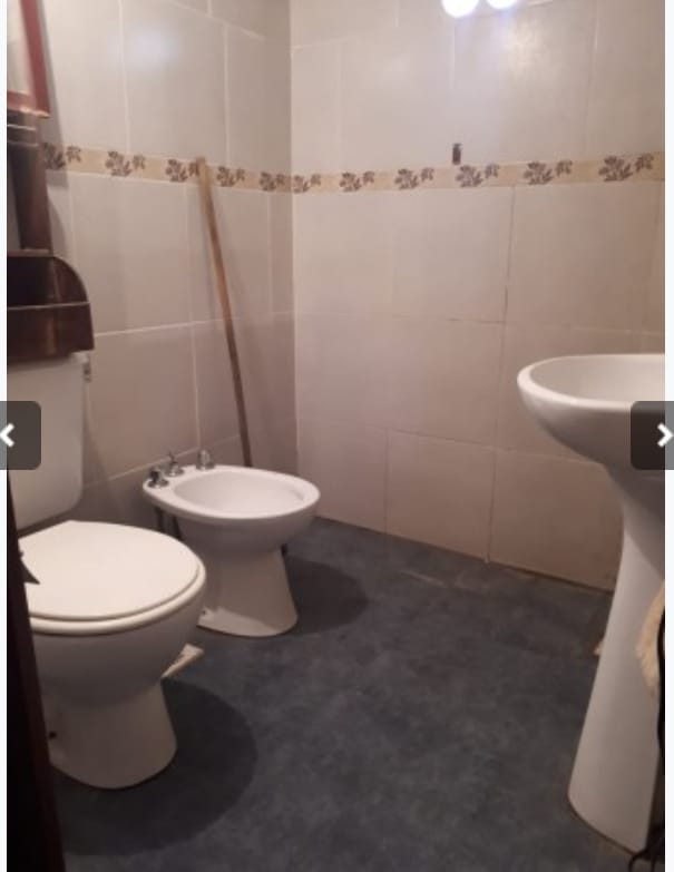 CASA EN VENTA 5 DORMI  B° POETA LUGONES