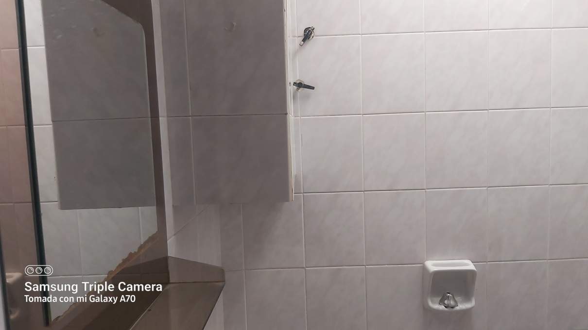 CASA EN VENTA EN MARQUES DE SOBREMONTE 3 DORM Y DOS BAÑOS MAS DOS LOCALES COMERCIALES