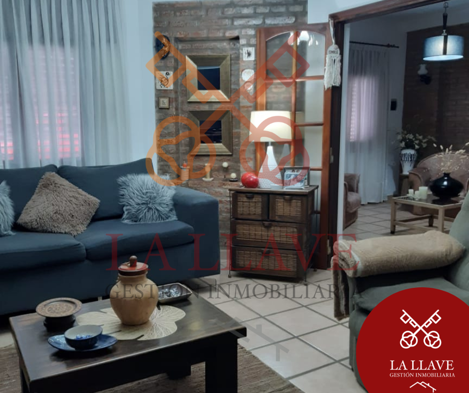 CASA A LA VENTA RÍO TERCERO, BARRIO BELGRANO