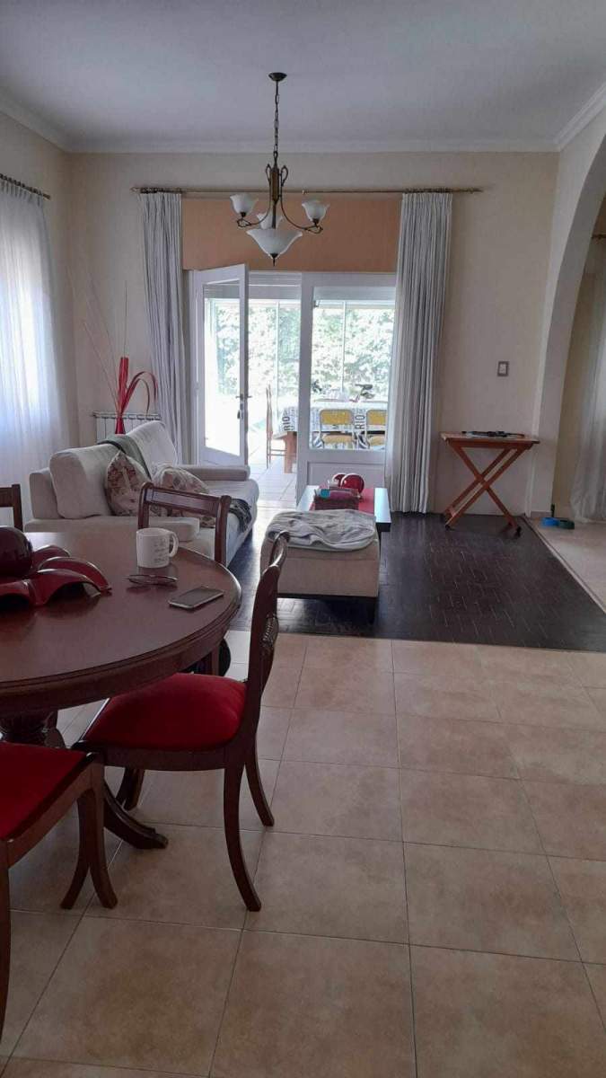 EN VENTA CASA DE CATEGORIA 3 DORMITORIOS VILLA MARIA