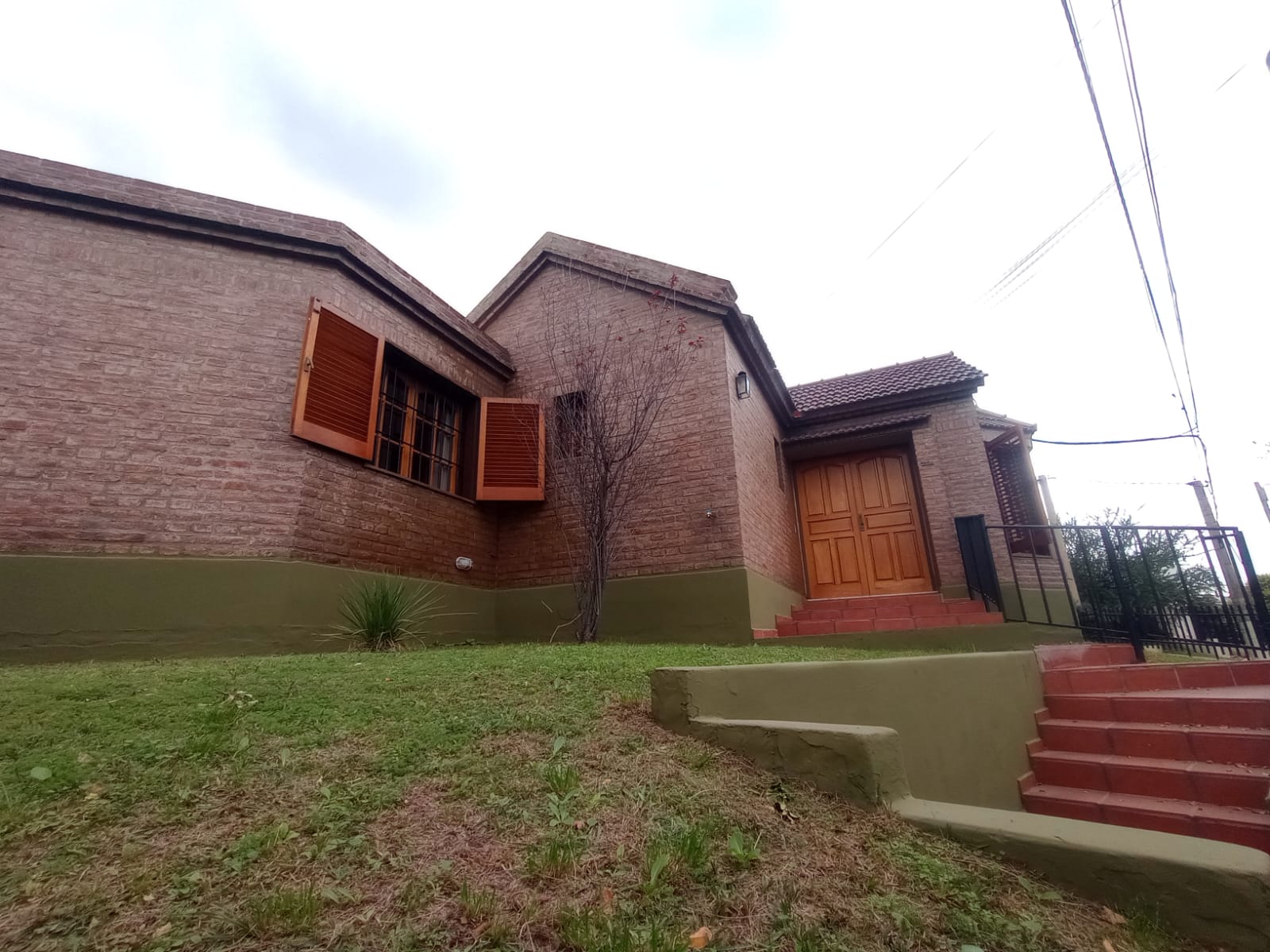 CASA MUY AMPLIA DE 4 DORM. EN VENTA B ALTOS DE VILLA CABRERA