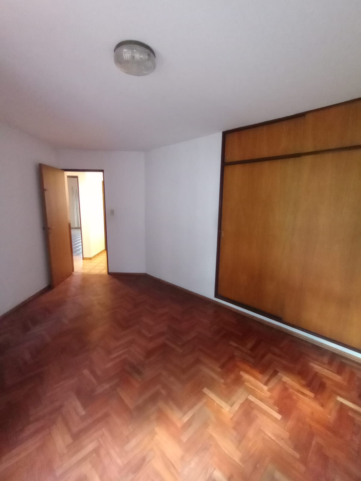 CASA MUY AMPLIA DE 4 DORM. EN VENTA B ALTOS DE VILLA CABRERA