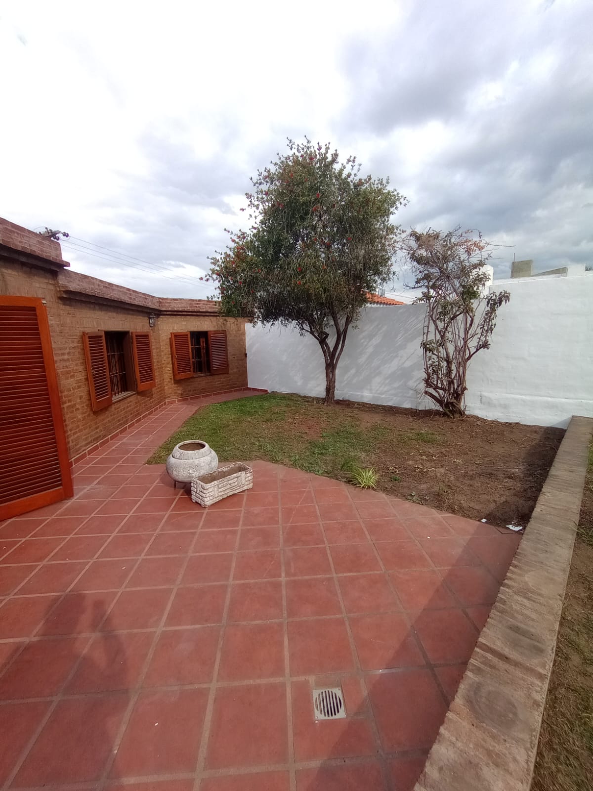 CASA MUY AMPLIA DE 4 DORM. EN VENTA B ALTOS DE VILLA CABRERA