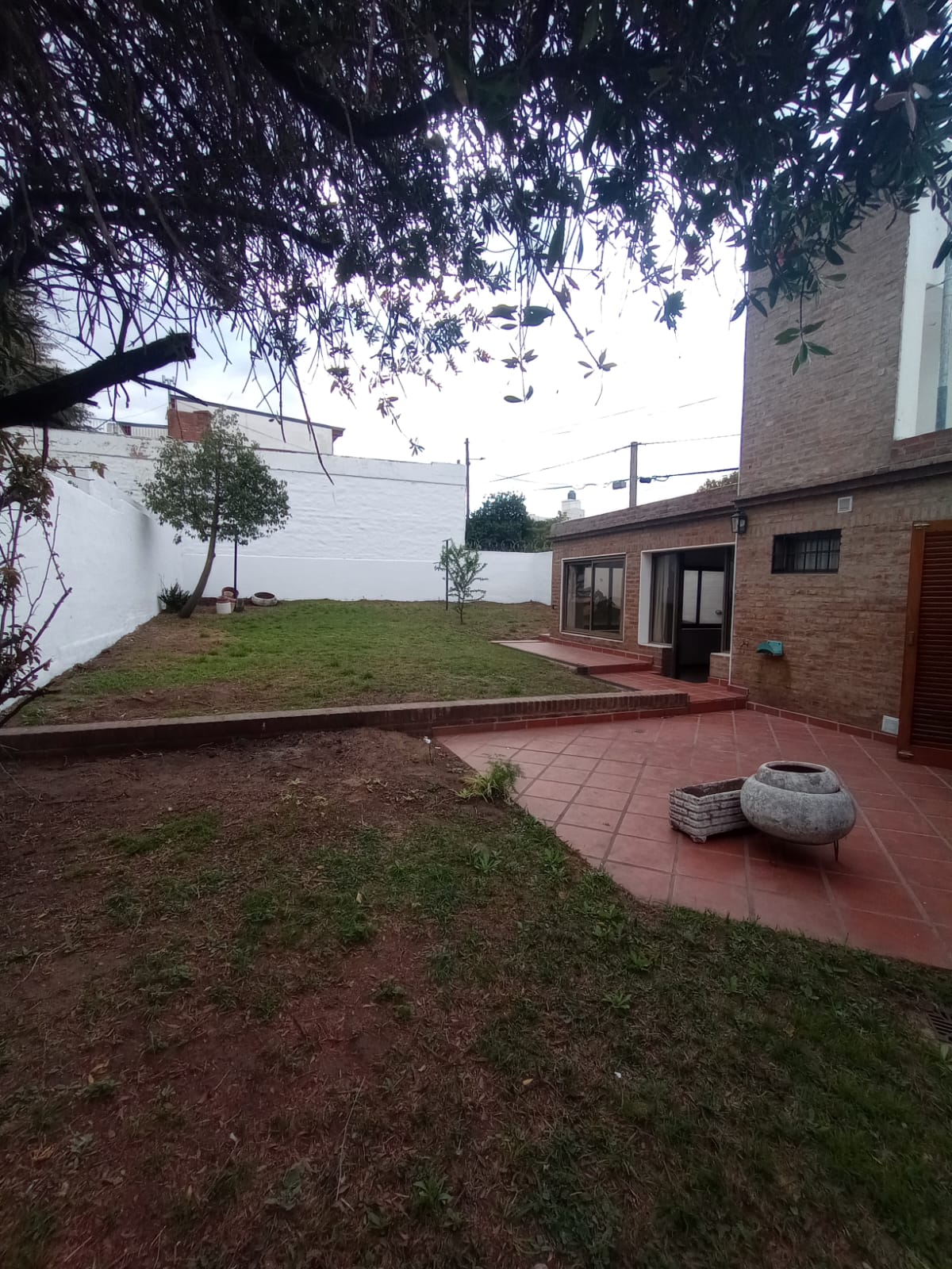 CASA MUY AMPLIA DE 4 DORM. EN VENTA B ALTOS DE VILLA CABRERA