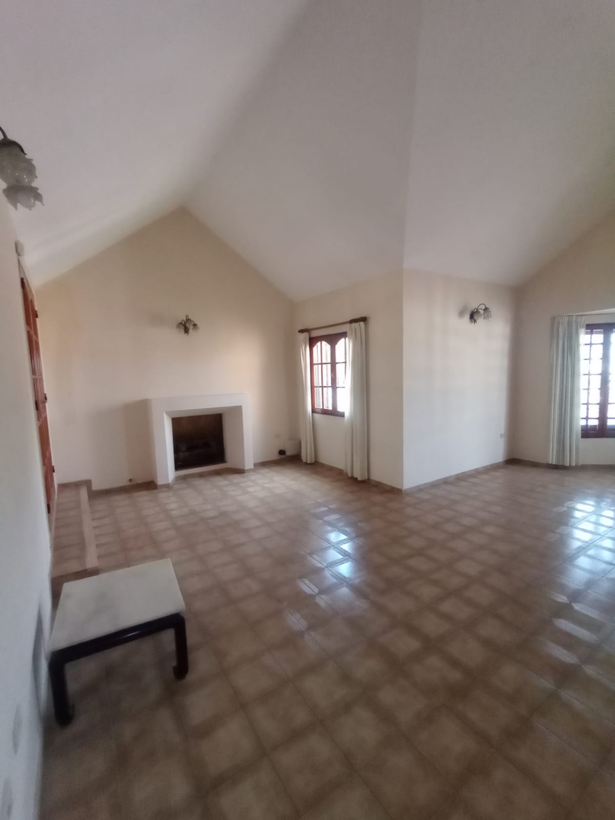 CASA MUY AMPLIA DE 4 DORM. EN VENTA B ALTOS DE VILLA CABRERA