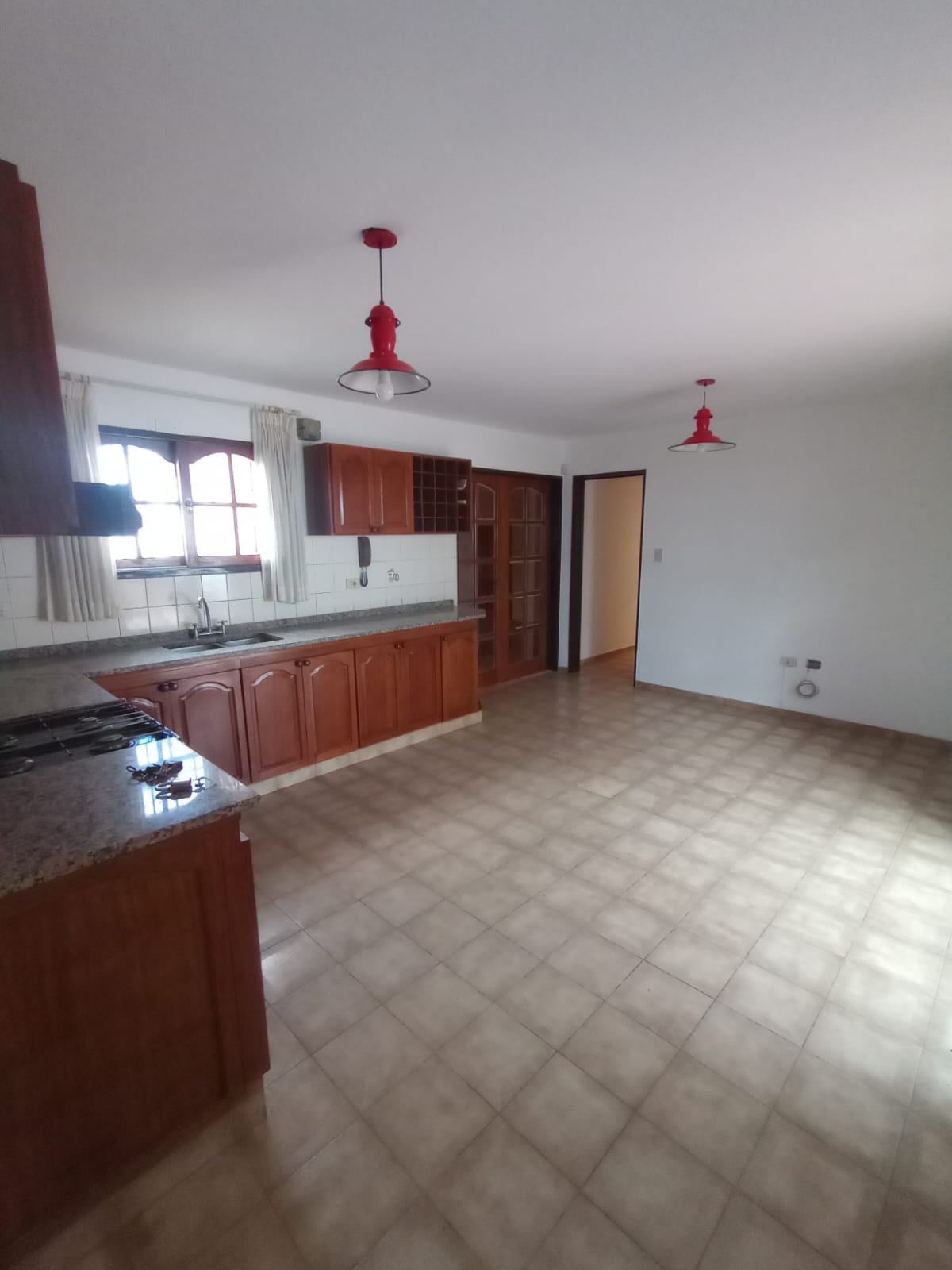 CASA MUY AMPLIA DE 4 DORM. EN VENTA B ALTOS DE VILLA CABRERA