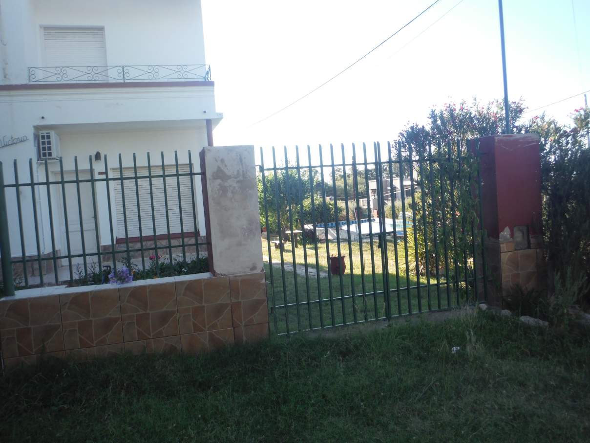 VENTA CASA 2 PLANTAS- B° LAS GEMELAS- CAPILLA DEL MONTE