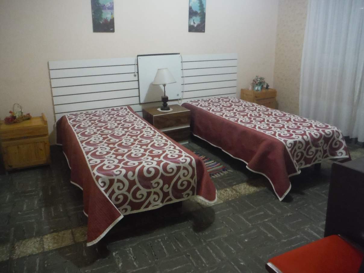 VENTA CASA 2 PLANTAS- B° LAS GEMELAS- CAPILLA DEL MONTE