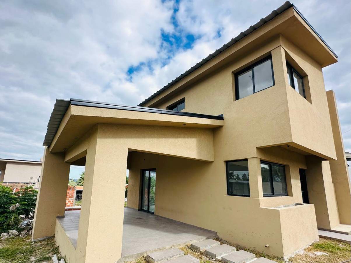 SE VENDE CASA A ESTRENAR EN SANTA CRUZ DEL LAGO