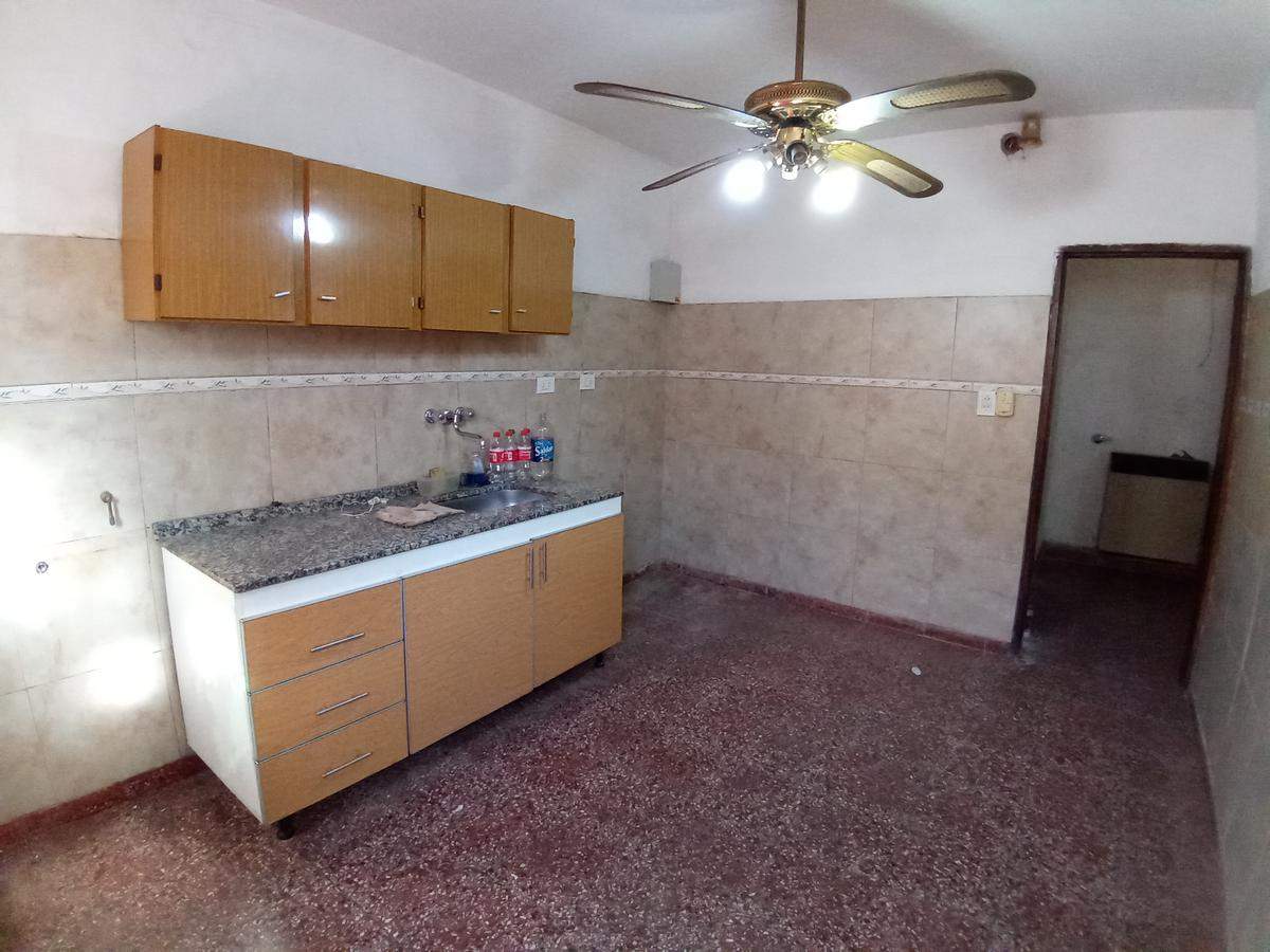 SR VENDE CASA EN BELLA  VISTA