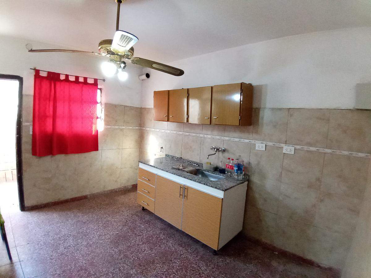 SR VENDE CASA EN BELLA  VISTA
