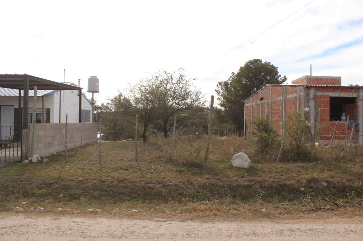 Se vende lote en barrio