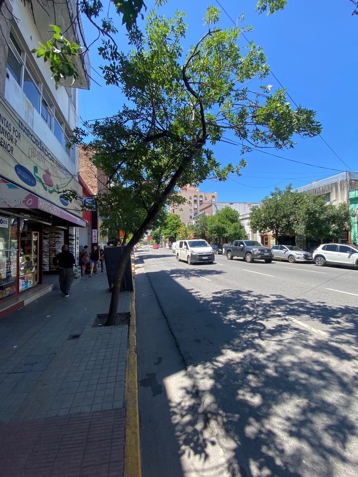 Vendemos local en calle sarmiento a metros del Mercado Norte