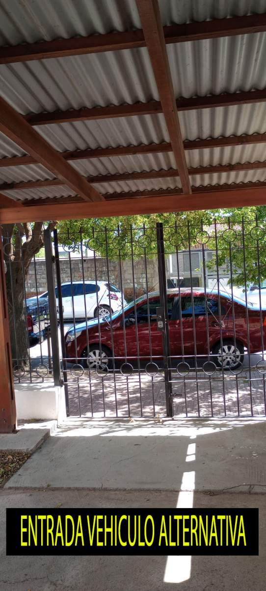 VENDO CASA EN VECINAL EX CUARTELES