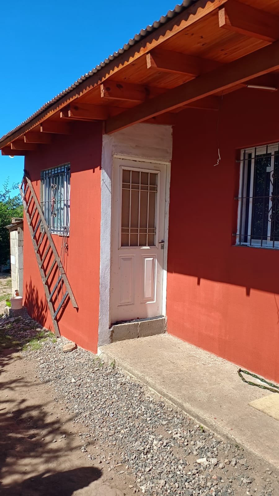 Unquillo casa una planta de 3 dormitorios dos baños