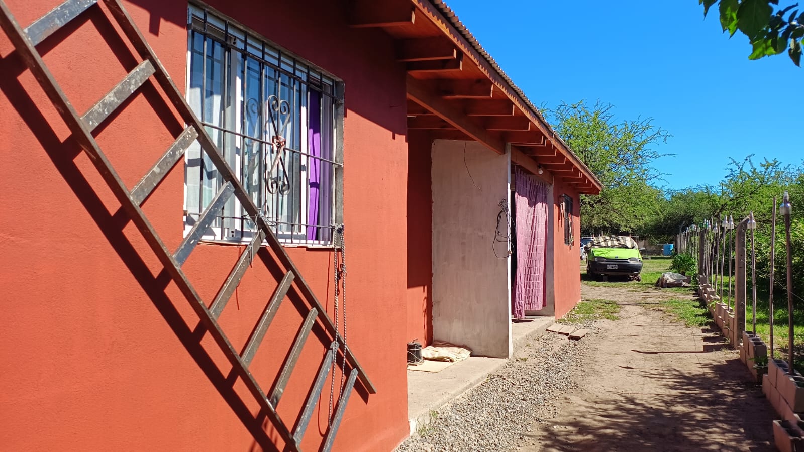 Unquillo casa una planta de 3 dormitorios dos baños