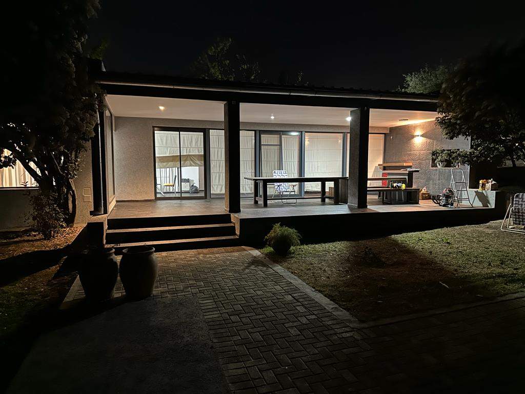 SE VENDE CASA EN CAUSANA ( COUNTRY) EXELENTE PROPIEDAD