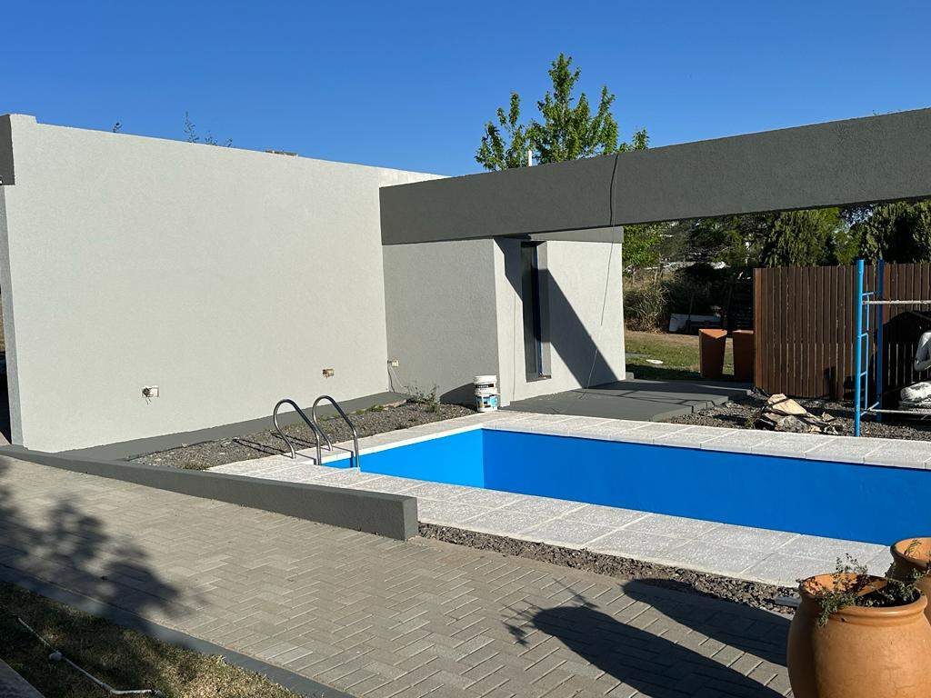 SE VENDE CASA EN CAUSANA ( COUNTRY) EXELENTE PROPIEDAD