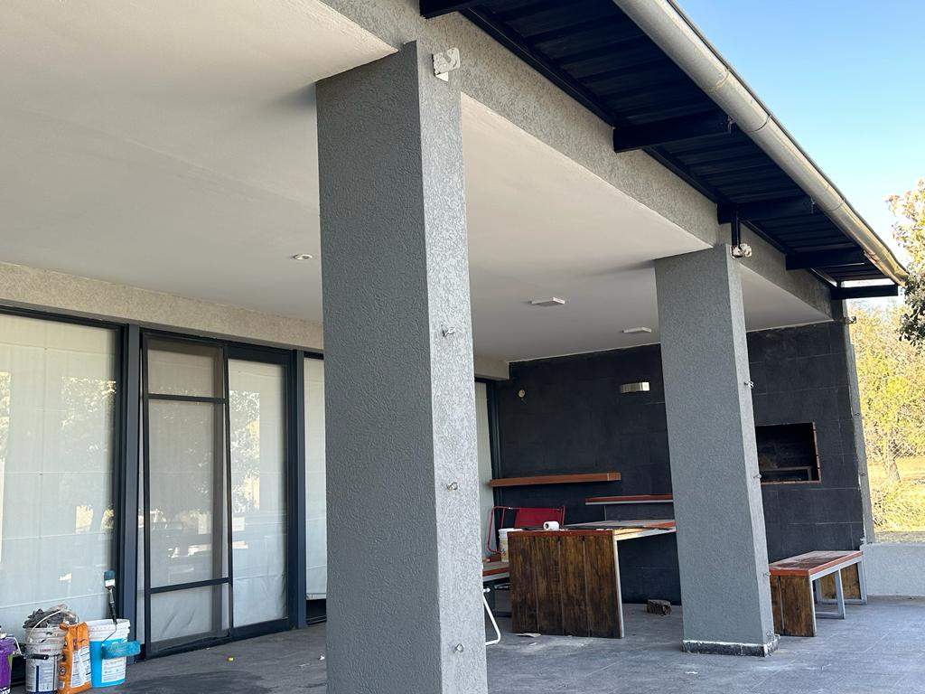 SE VENDE CASA EN CAUSANA ( COUNTRY) EXELENTE PROPIEDAD