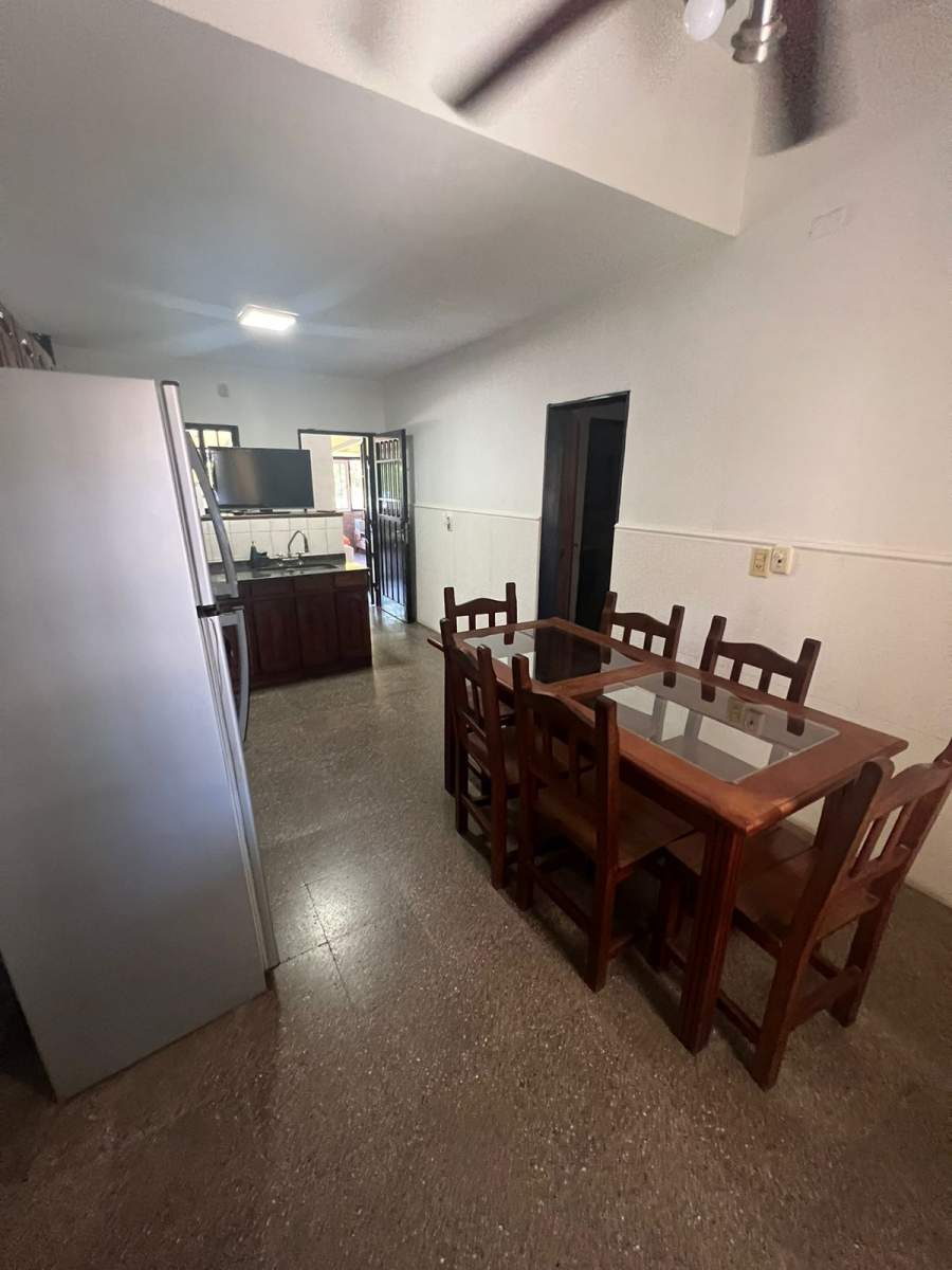 VENTA CASA QUINTAS DE ARGUELLO 3Dorm - Pileta - Gran Patio