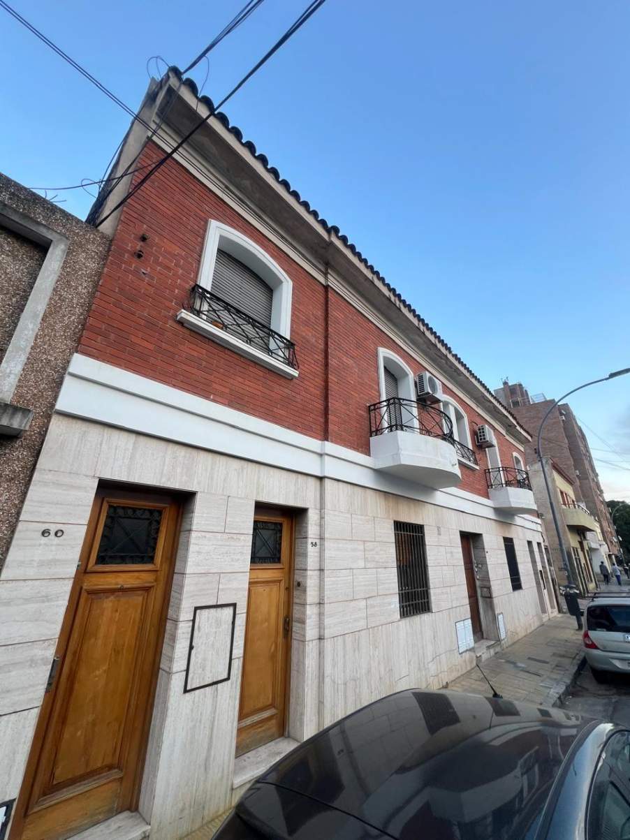 VENTA CASA 3 Dormitorios ALBERDI-  APTA CREDITO - El chaco 58