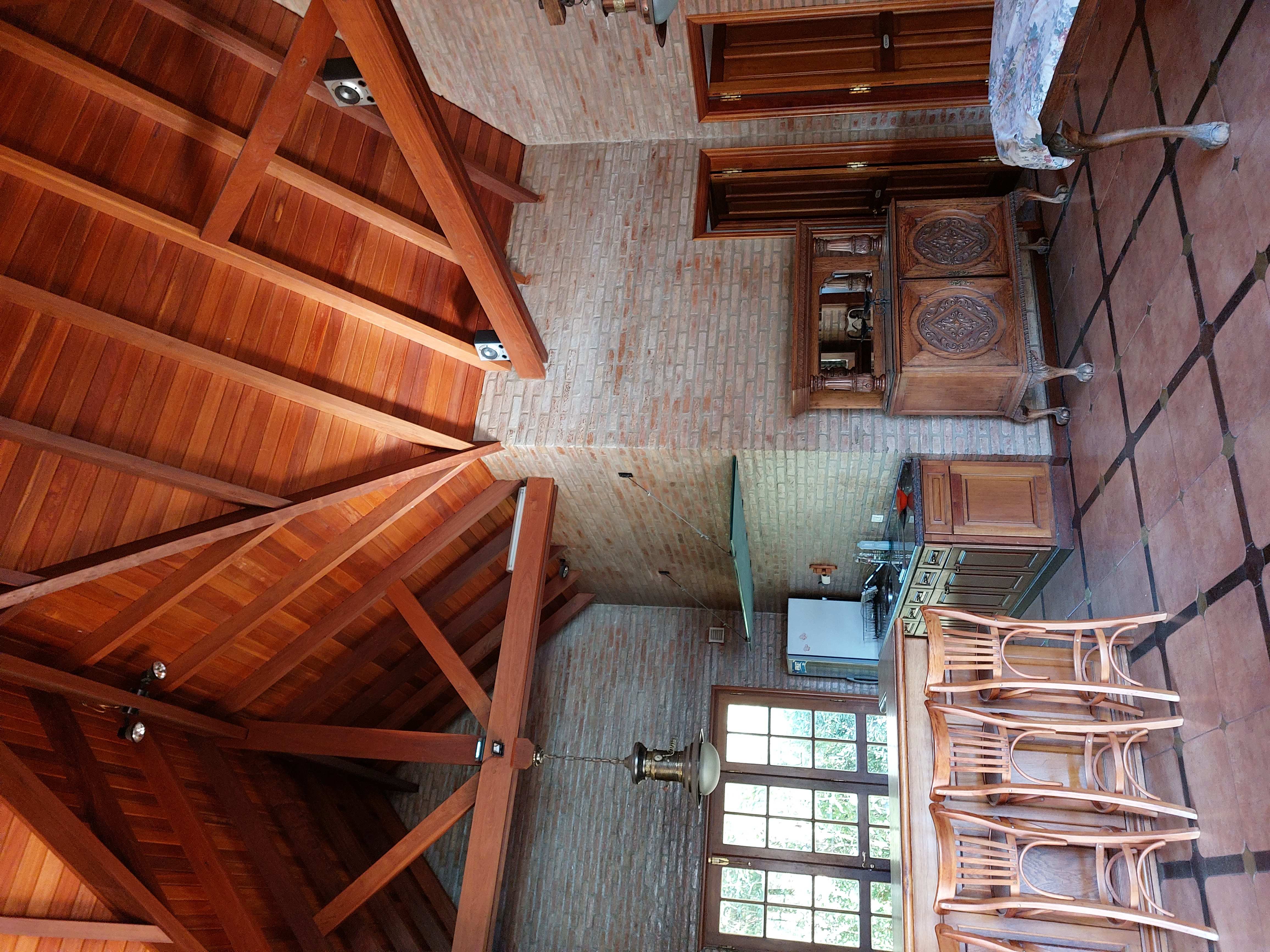 VENTA CASA EN 2 LOTES FONDO GOLF EN COUNTRY LAS DELICIAS. RECIBE MENOR