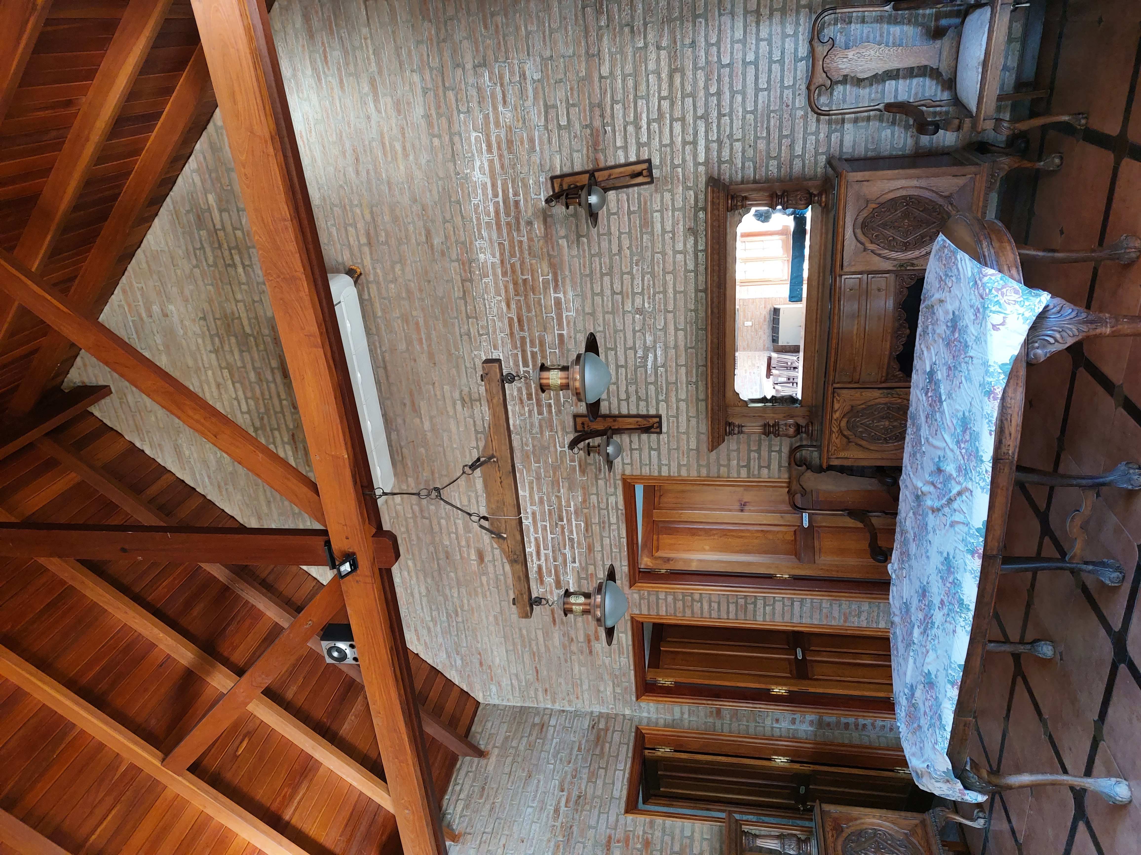 VENTA CASA EN 2 LOTES FONDO GOLF EN COUNTRY LAS DELICIAS. RECIBE MENOR