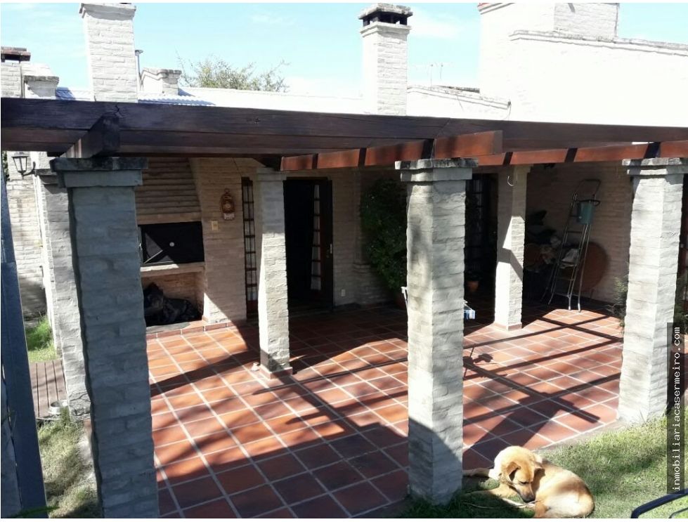 GRAN CASA EN VILLA LA BOLSA.