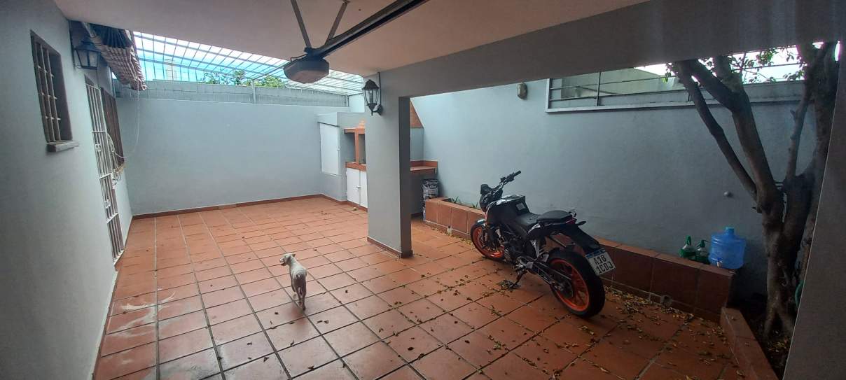 Excepcional casa en impecables condiciones...!!!