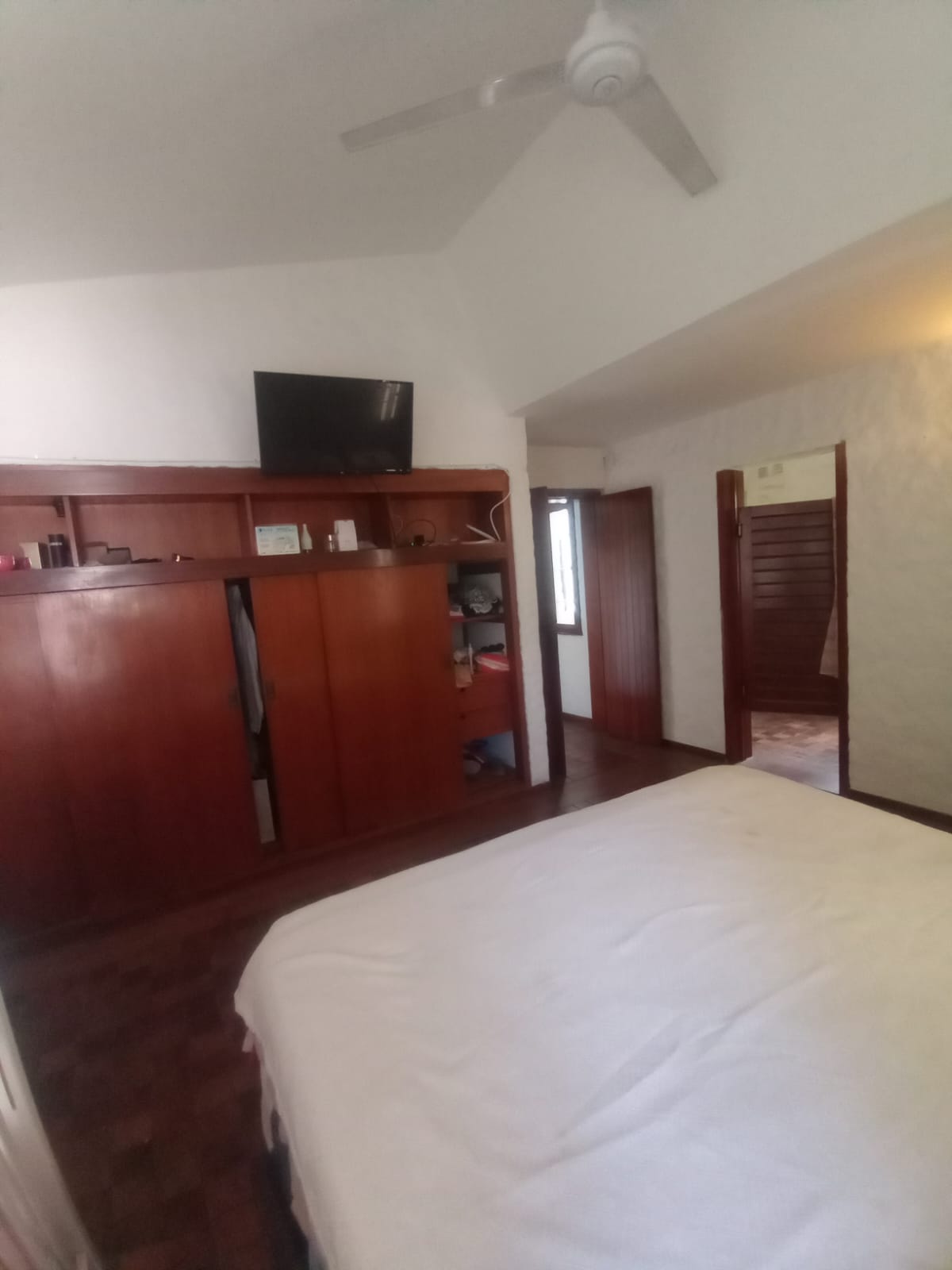 APTA CREDITO - CASA DE 4 DORM. EN VENTA EN VILLA ALLENDE GOLF