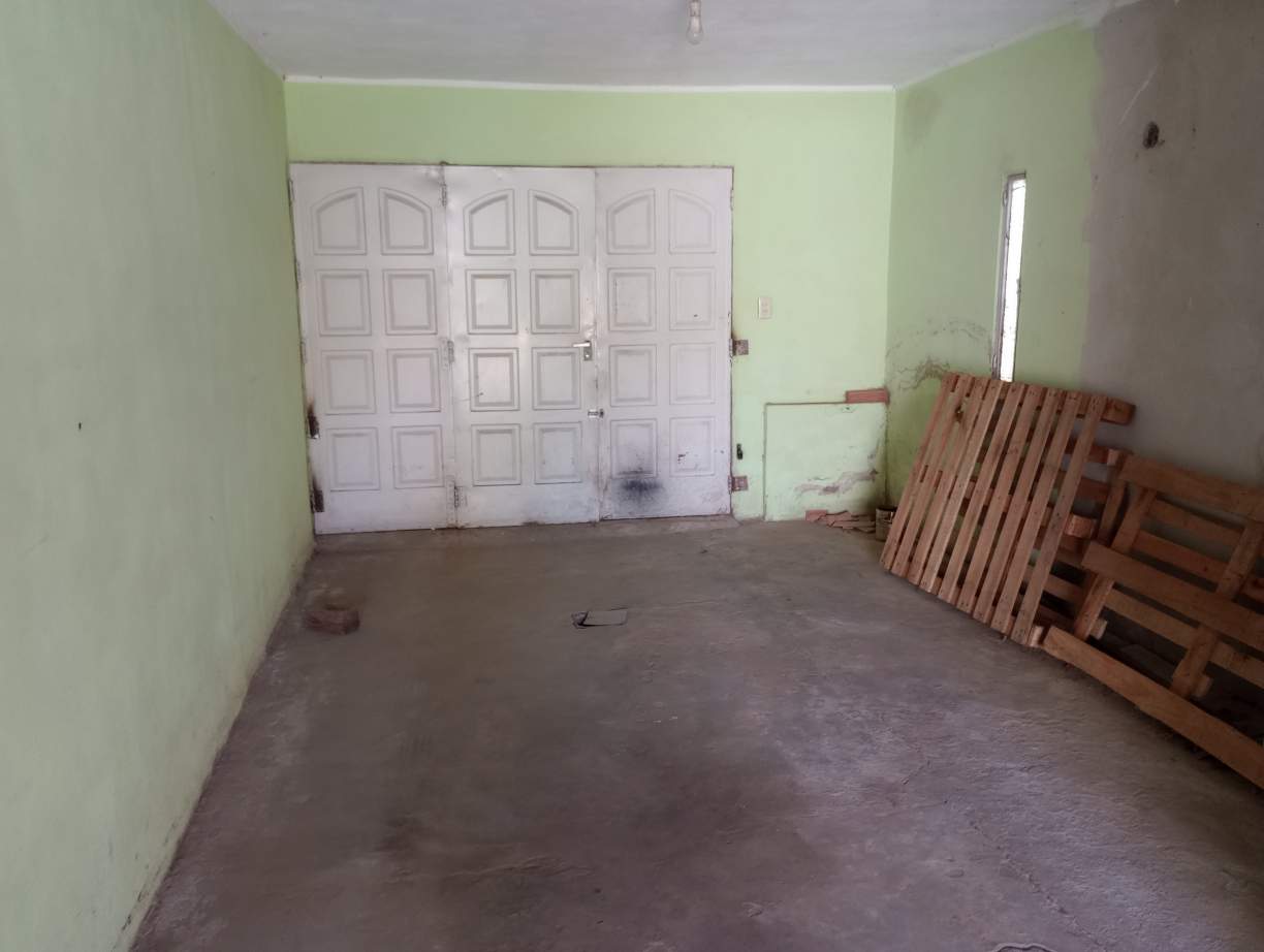 SE VENDE CASA DE DOS DORMITORIOS EN BARRIO ALBERDI RIO CUARTO