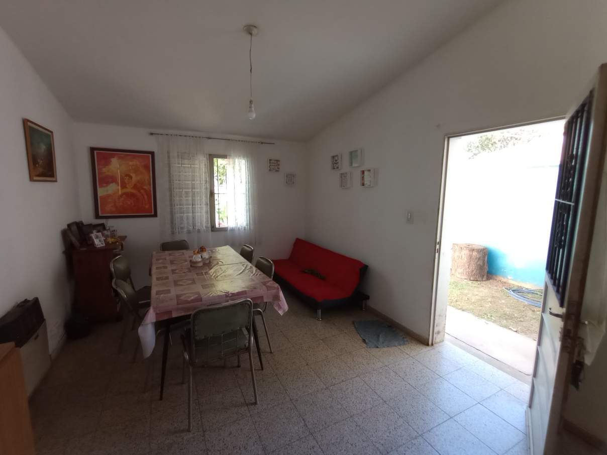 SE VENDE CASA DE DOS DORMITORIOS EN BARRIO ALBERDI RIO CUARTO