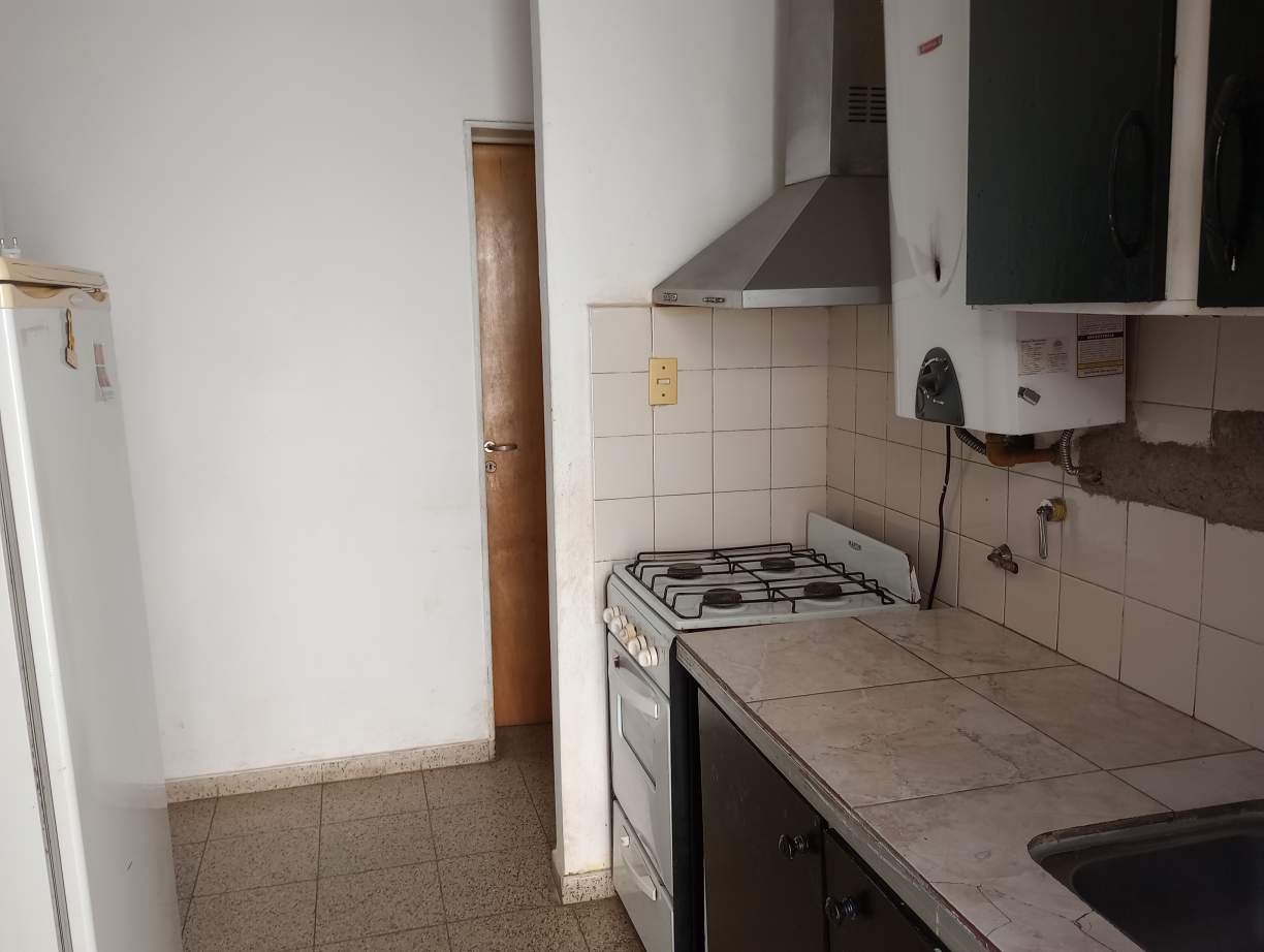 SE VENDE CASA DE DOS DORMITORIOS EN BARRIO ALBERDI RIO CUARTO