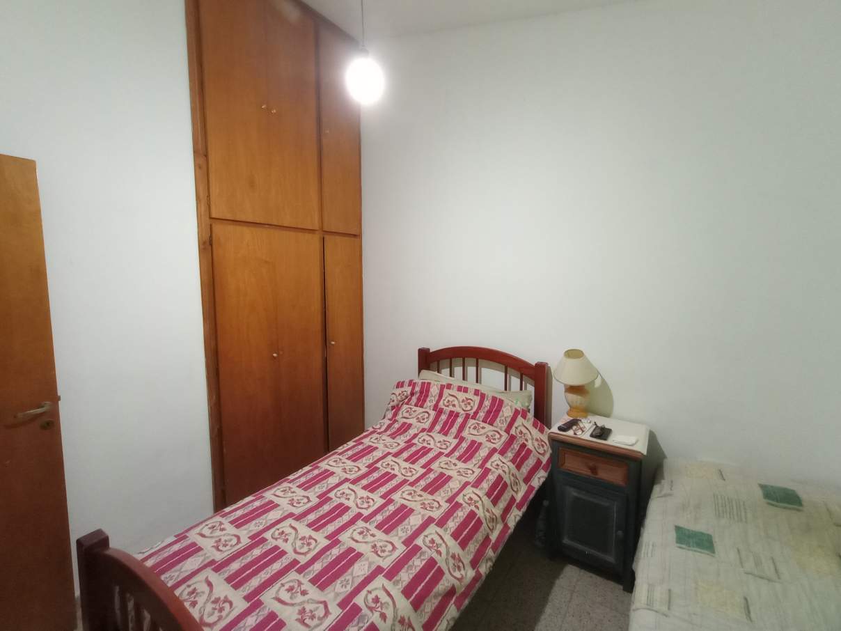 SE VENDE CASA DE DOS DORMITORIOS EN BARRIO ALBERDI RIO CUARTO