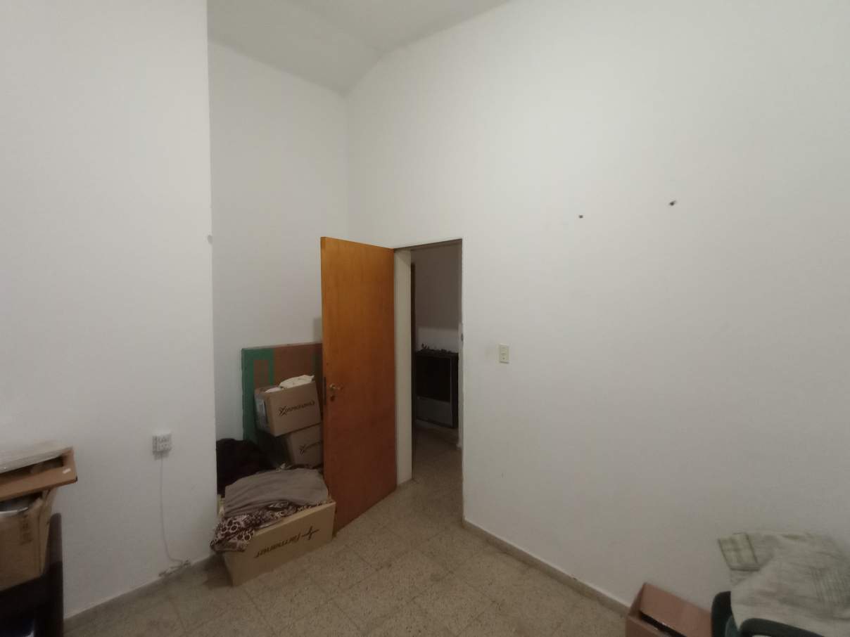 SE VENDE CASA DE DOS DORMITORIOS EN BARRIO ALBERDI RIO CUARTO