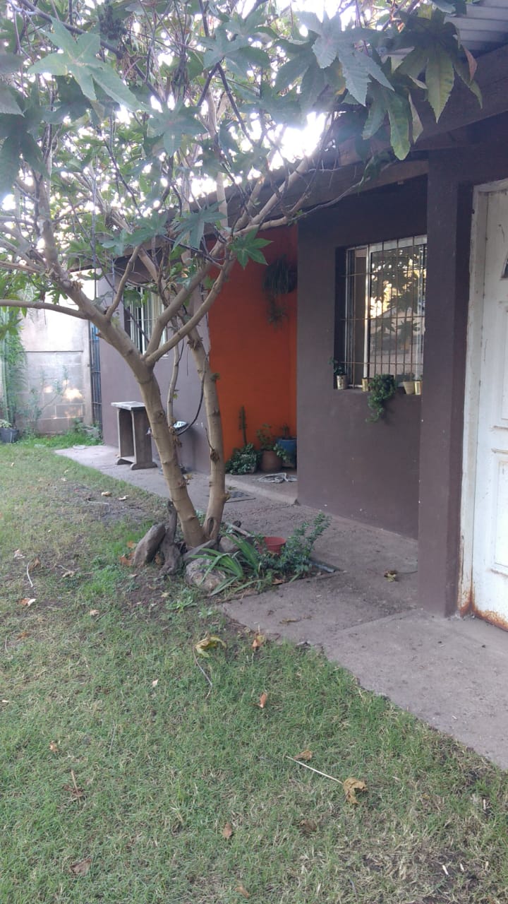 VENDO OPORTUNIDAD!! CASA EN UNQUILLO A POCAS CUADRAS DEL CENTRO SOBRE ASFALTO, MUY BUENA ZONA!!