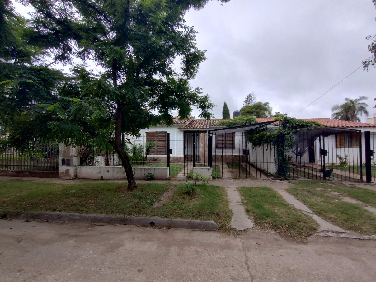 OPORTUNIDAD!! CASA DE 2 DORMI. EN B° MATIENZO - RECIBE VEHÍCULO-LOTE