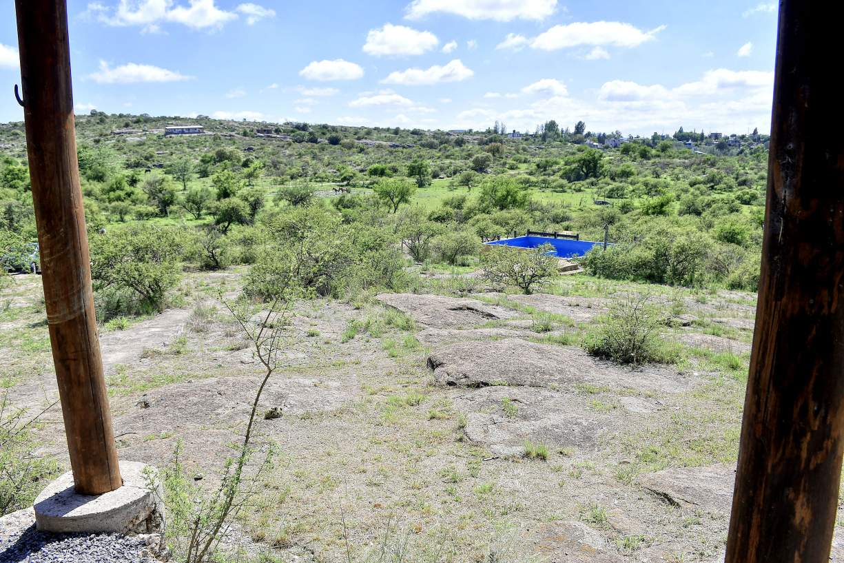 VENDO: TERRENO CON DOS CABAÑAS EN ESPEJO - CABALANGO