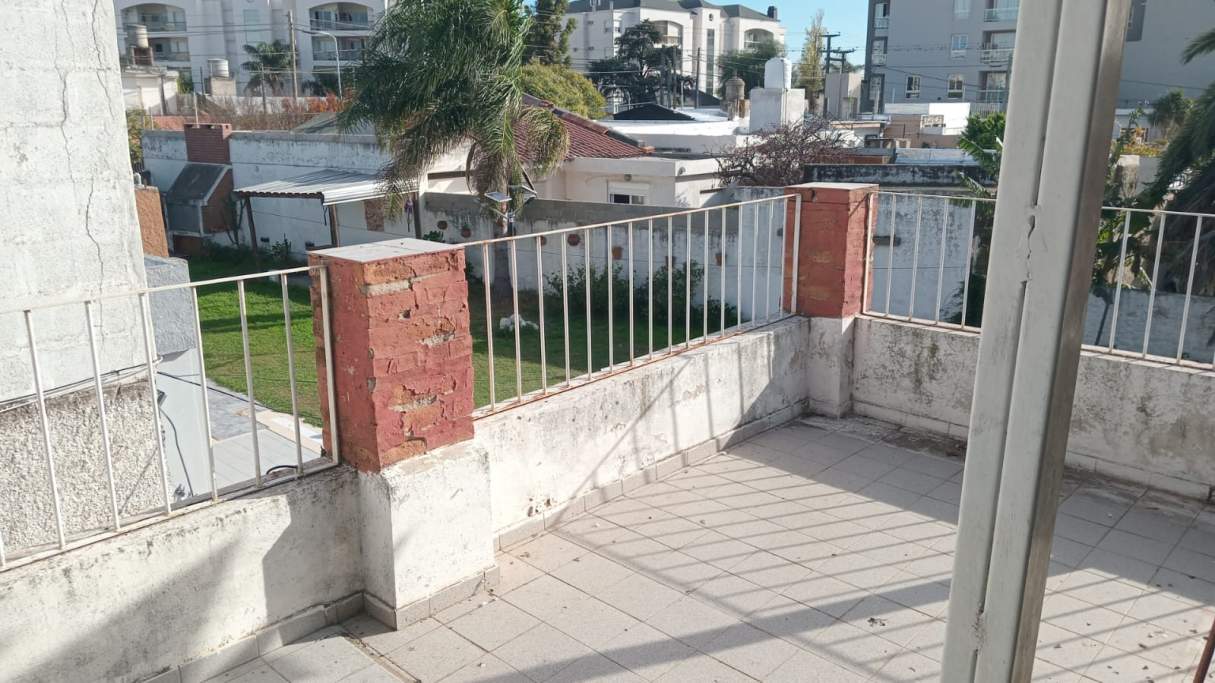 SE VENDEN TRES CASAS EN MISMO TERRENO - MACRO CENTRO RIO CUARTO